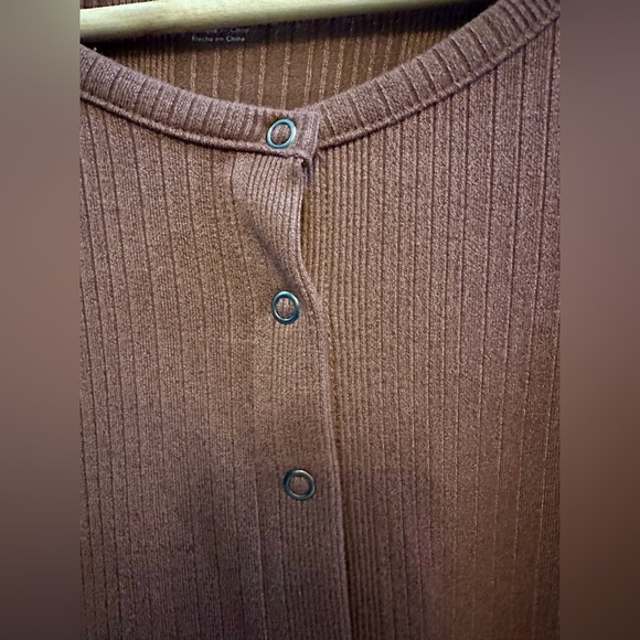 American Eagle Outfitters Brown Long Sleeve Ribbed Snap Button Top Size L - Picture 5 of 6
